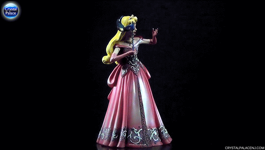 Disney Masquerade Sleeping Beauty Aurora Couture de Force Figurine by Enesco 